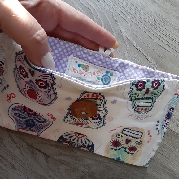 Sugar Skulls 'Day of The Dead' Sunglasses Pouch Bag - Picture 3 of 7